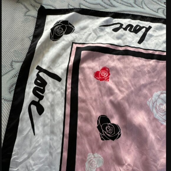 [RARE] Aldo 2018 Valentines Day Limited Edition Collection  Scarf - Picture 16 of 16